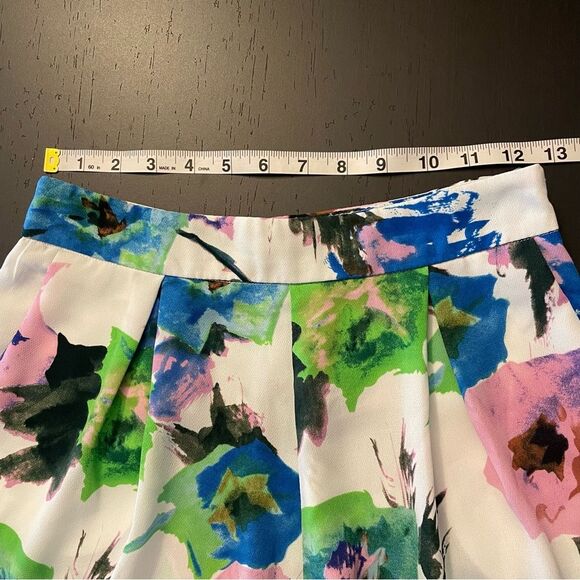M&Z ZARA Floral Abstract White High Waist Dressy Shorts Women’s Size S - Picture 6 of 7